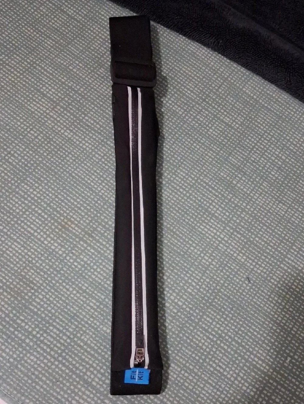 Fit Kit.Black Running Belt with Reflective Zip -